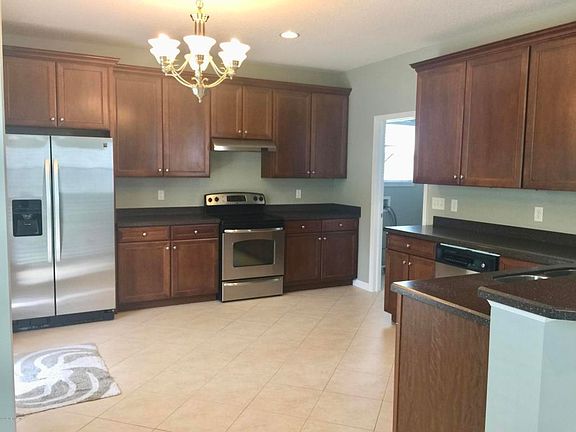 5th image of 808 Rembrandt Ave