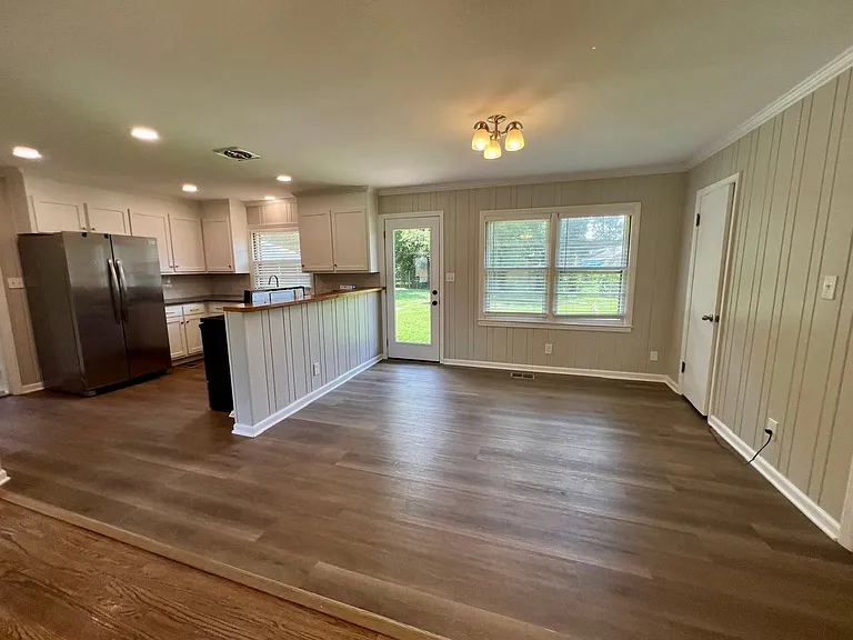 807 Peachtree St — Photo 4