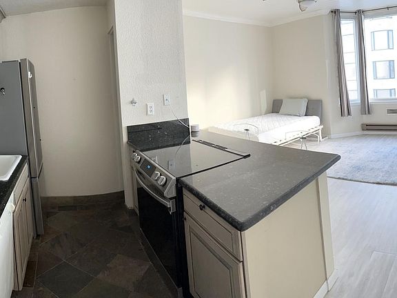5th image of 201 Harrison St APT 901
