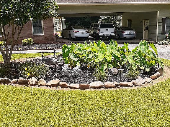 3rd image of 1660 Northwoods Dr