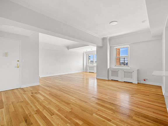 3rd image of 360 E 65th St APT 21d