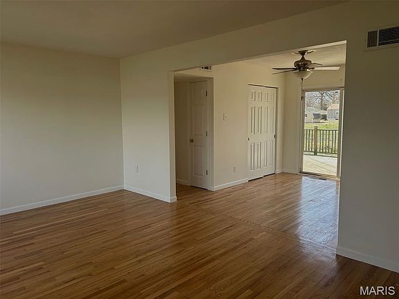 4th image of 900 La Crosse Dr