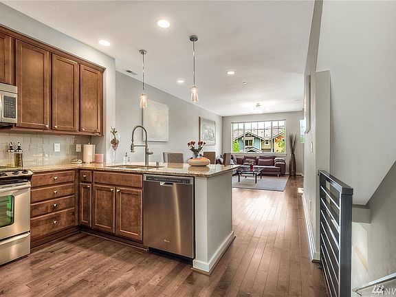 4th image of 9129 Merritt Ave SE
