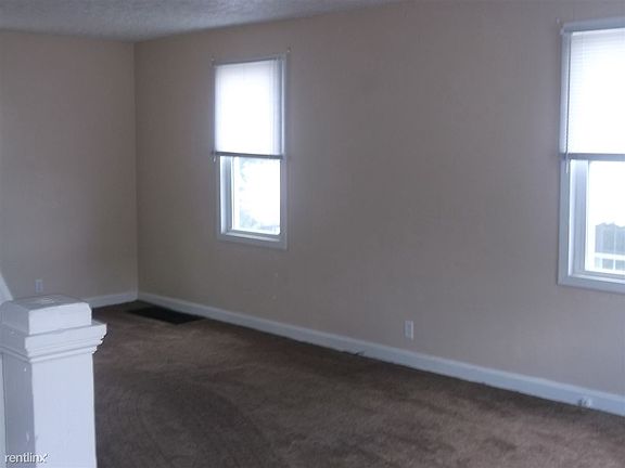 1219 Sweargen Living Room