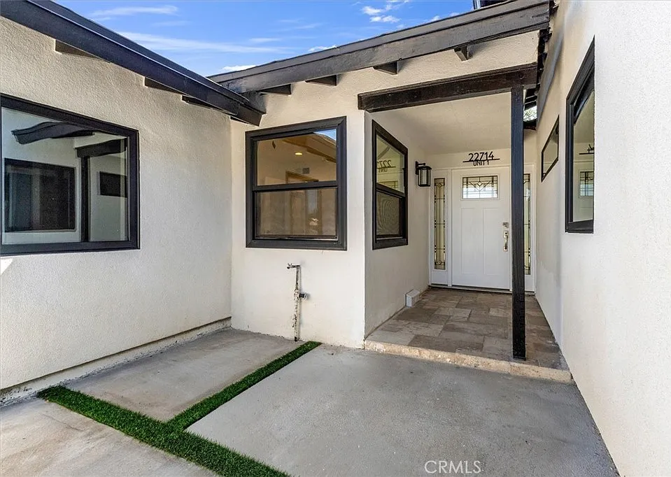 3 bed, 1281 sqft, $4,200 — Photo 4