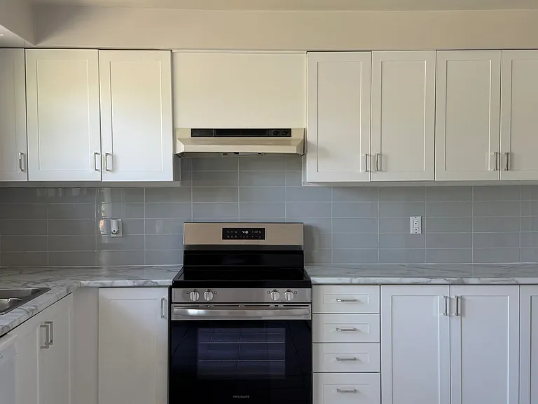 3796 Wyewood Rd — Photo 5