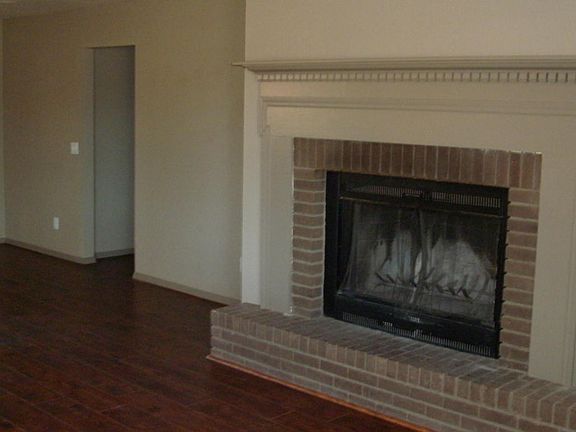 4th image of 888 E Buena Vista Dr