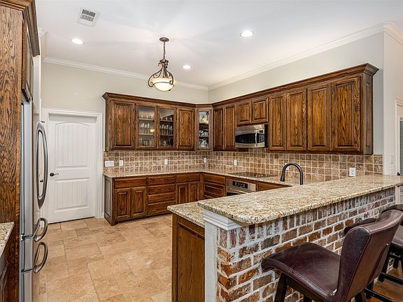 4th image of 5033 Brook Ln
