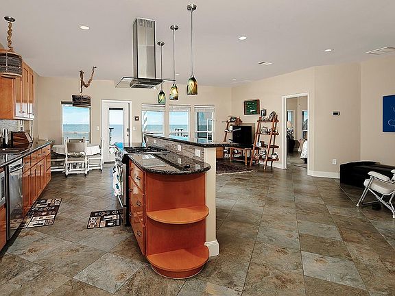 5th image of 3723 Bayshore Dr