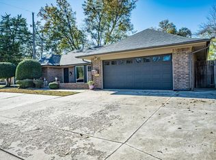 2704 S Berry Rd, Norman, OK 73072