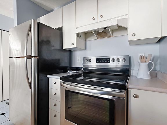 4th image of 835 View St #1009