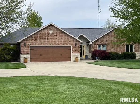 16834 Greenridge Rd, Girard, IL 62640