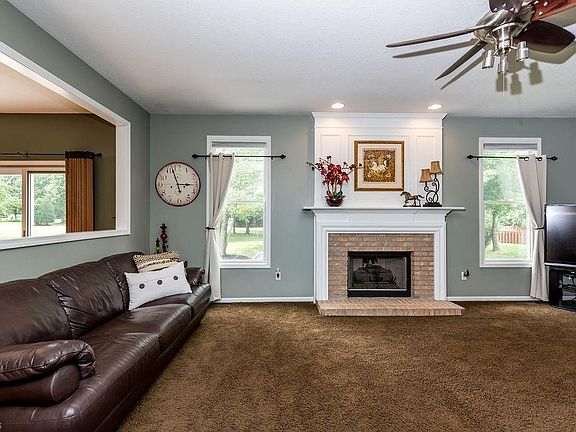 3rd image of 2994 Alling Dr