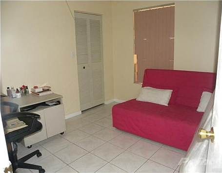 4th image of 20165 W Oakmont Cir