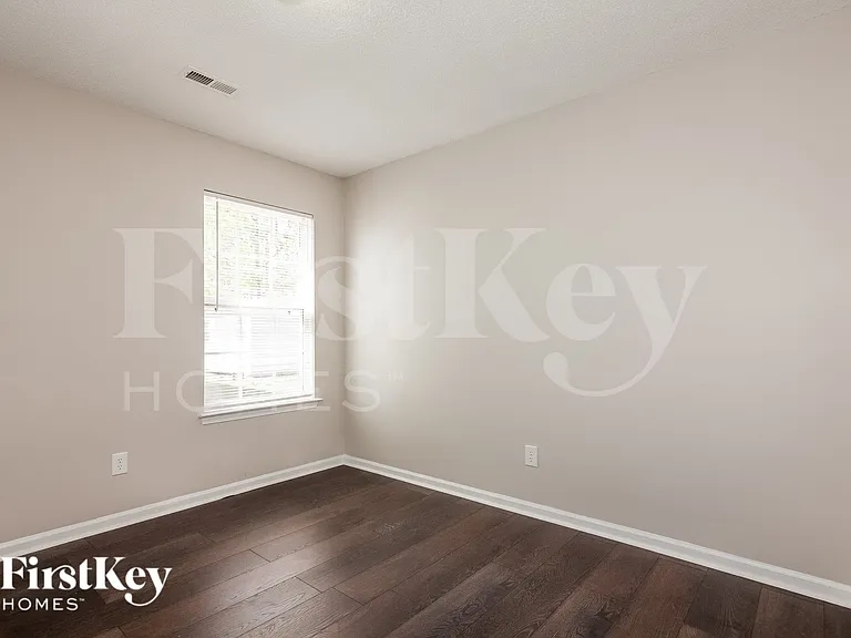 12023 Stewarts Crossing Dr — Photo 11