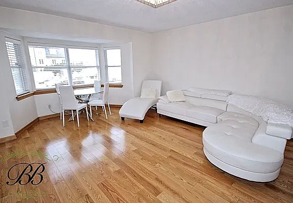 4th image of 5 Cove Ln #3-1