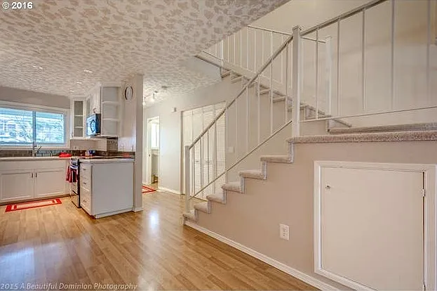 470 N Hayden Island Dr — Photo 17