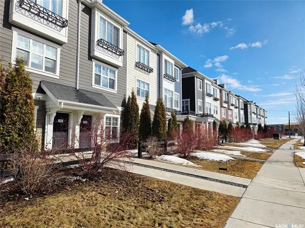 709 Meadows BOULEVARD, Saskatoon, SK S7V 0H5