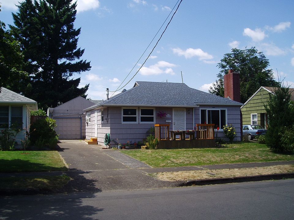 2nd image of 3145 NE 86th Ave
