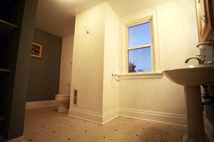 Massive bathroom on the 2nd floor