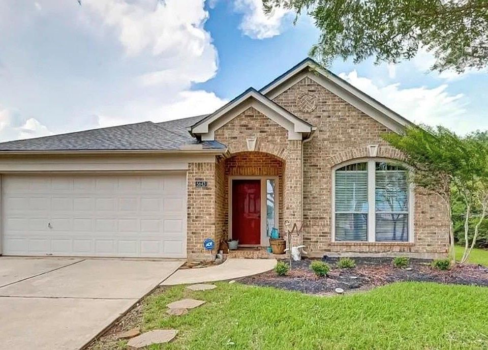 1st image of 5643 Walnut Glen Ln