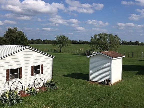 2nd image of 1516 County Road 228