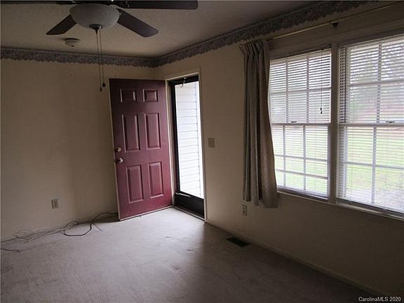 5th image of 1214 Hill St