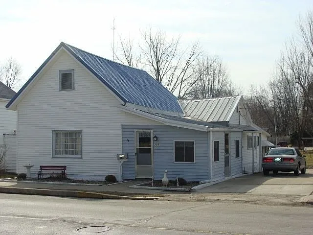 203 E Columbia St photo 1