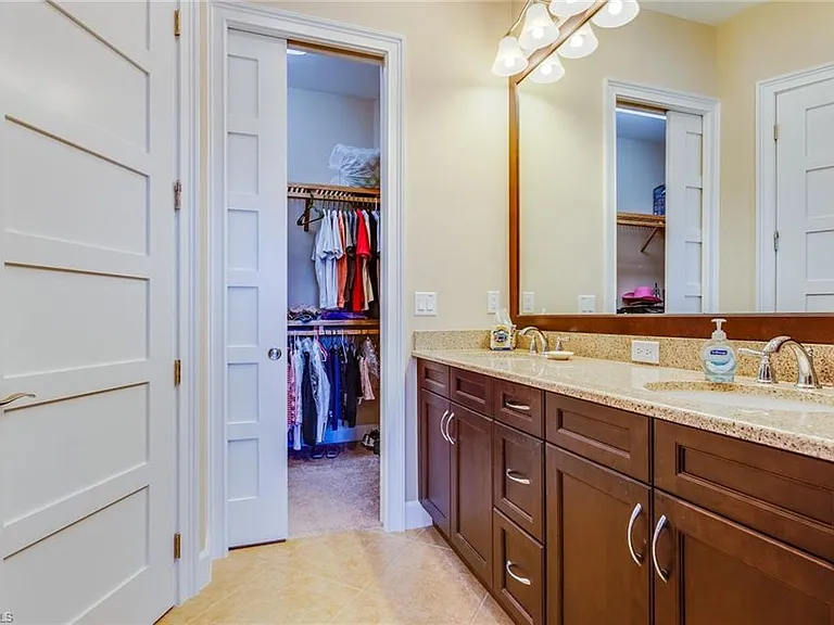 7096 Dominica Dr — Photo 10