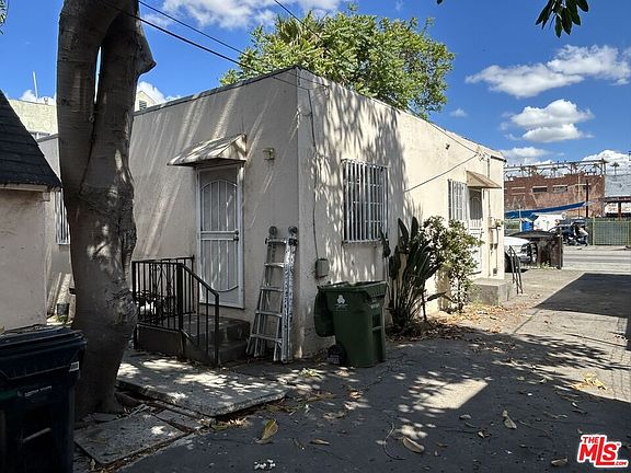 4th image of 186 E Vernon Ave