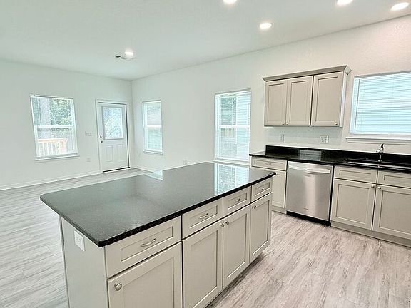 5th image of 6329 Long St