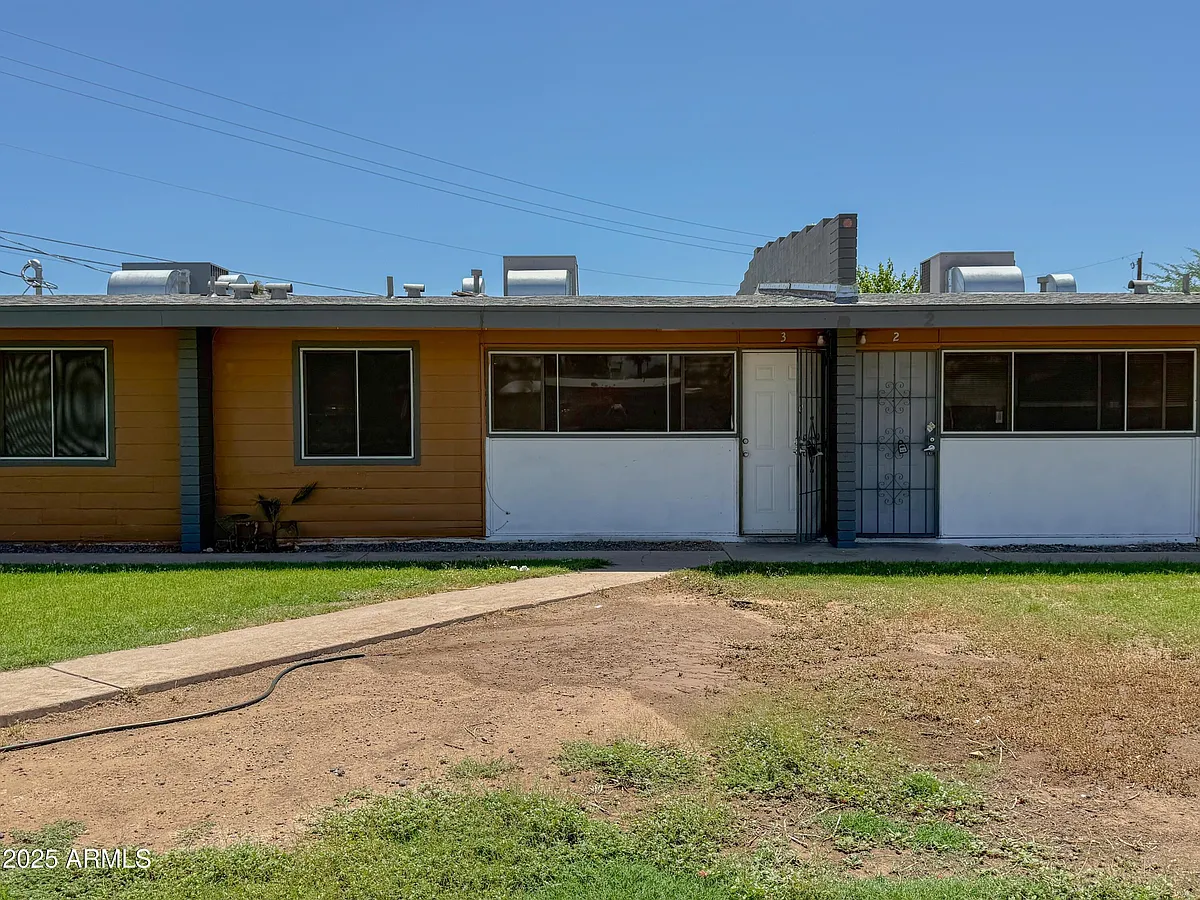 Building Photo - 2123 W Devonshire Ave #3