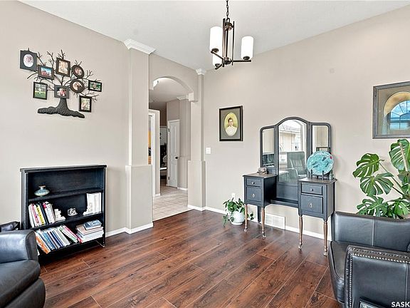 5th image of 418 Bourgonje COURT