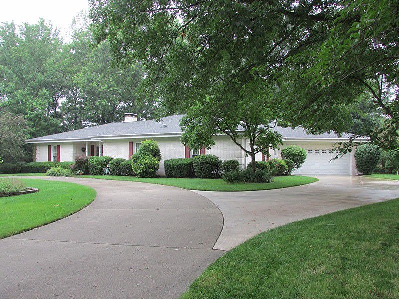 1st image of 2712 Whippoorwill Dr