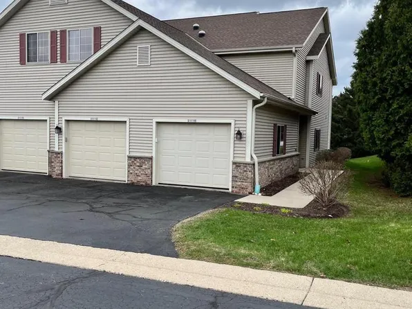2112 Pine Ridge COURT #H, Grafton, WI 53024