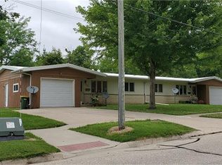 725 2nd Ave NE, Waverly, IA 50677