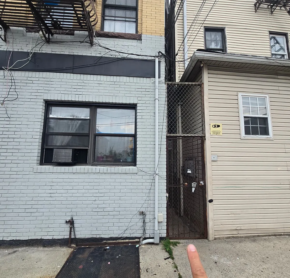 2 bed, $1,895 — Photo 2