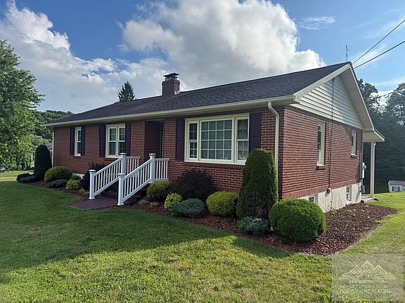 2nd image of 224 Brandywine Ln