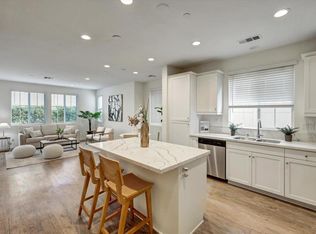 211 Silver Fir Ct, Vista, CA 92083