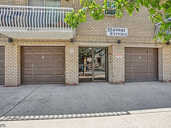 4th image of 272-276 Walnut St BLDG 167 #6D