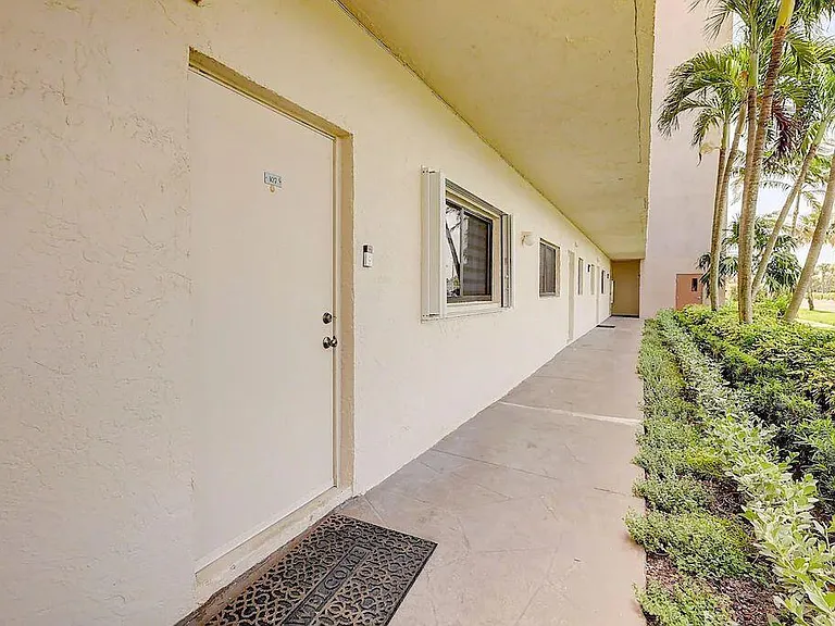 10102 S Ocean Dr #107 — Photo 29