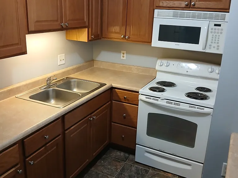 209 2nd St #5 — Photo 5