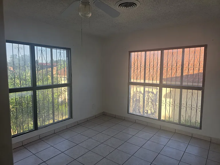 Zulema St — Photo 30