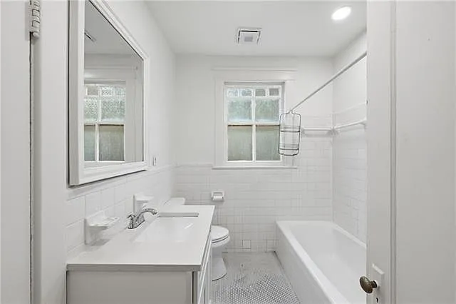 2110 Octavia St — Photo 13