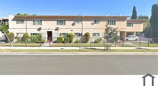 Studio, 550 sqft, $1,900 — Photo 2
