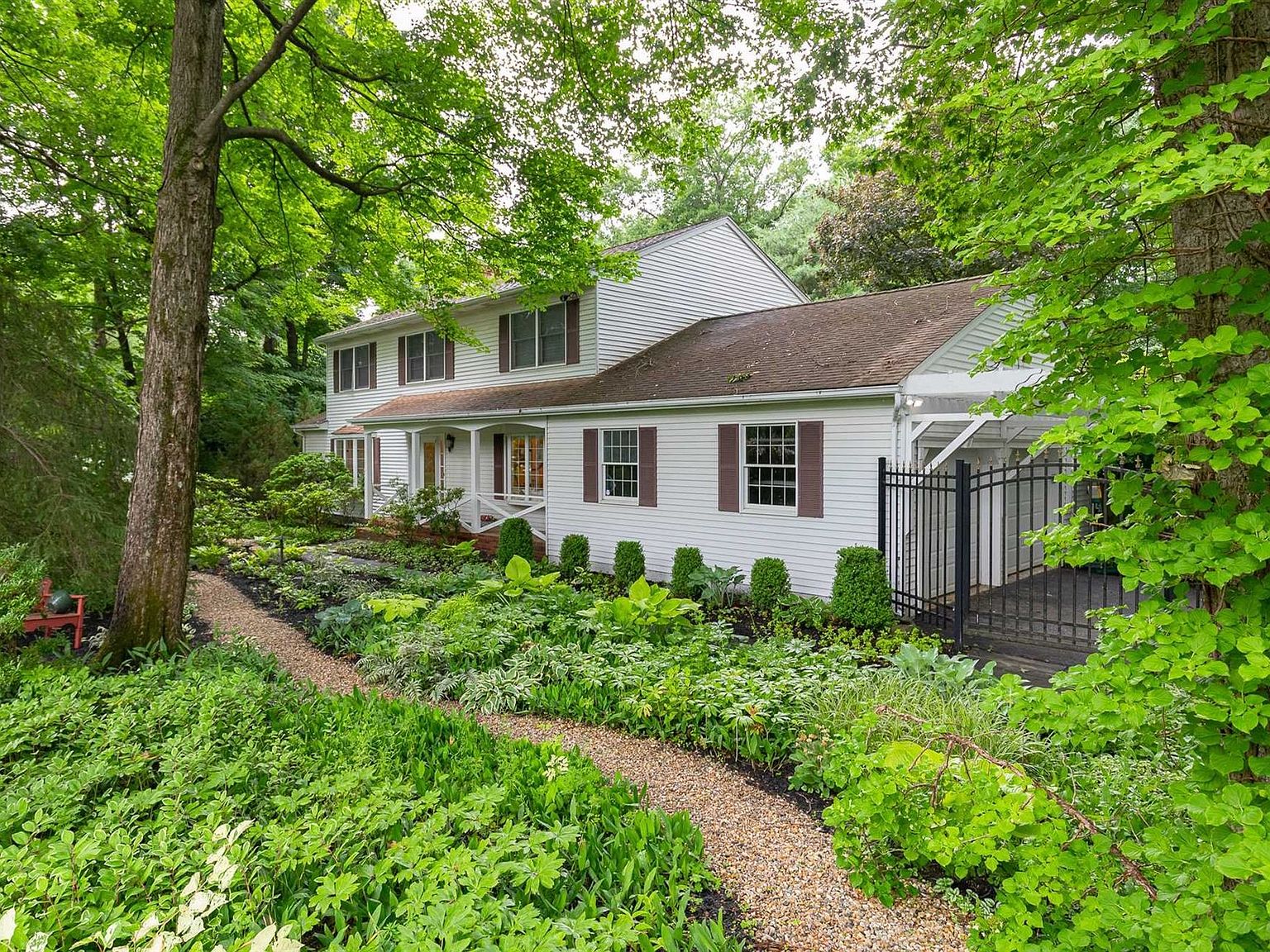 16 Jonathan Ln, Poughkeepsie, NY 12603 | Zillow