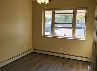 211 1/2 N Richmond St #4, Appleton, WI 54911