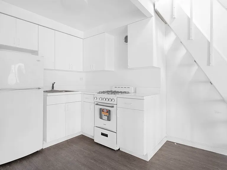 88 Fulton St #222 — Photo 11