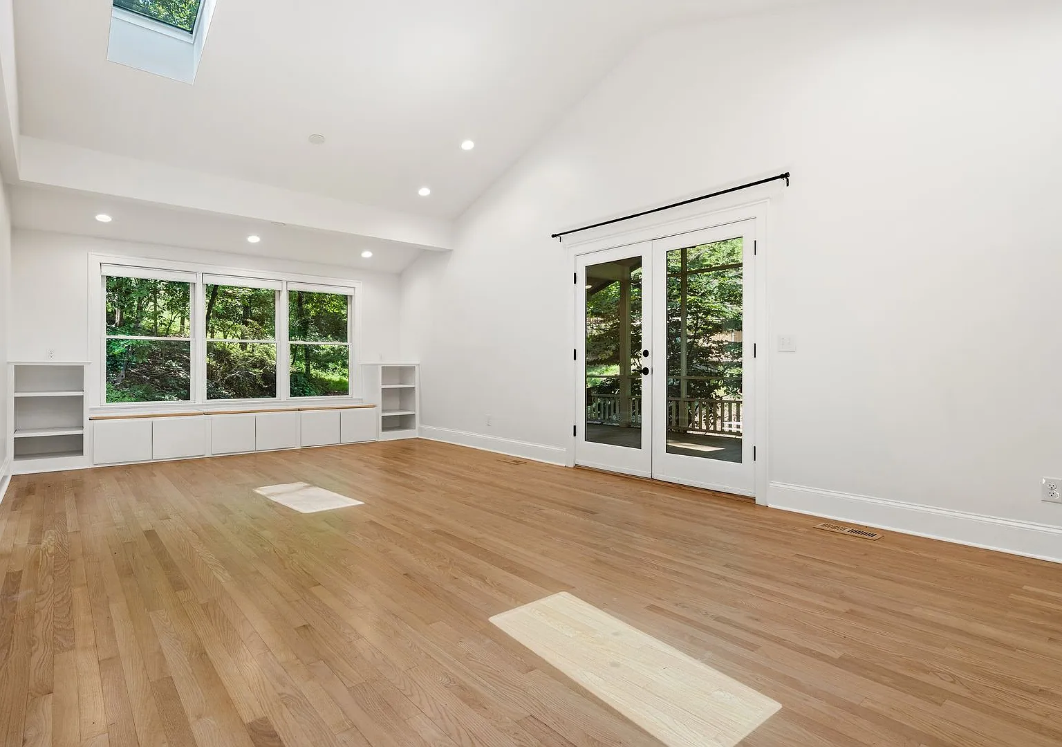 Bright, Updated Home Minutes from UNC and Downtown Chapel Hill — Photo 2