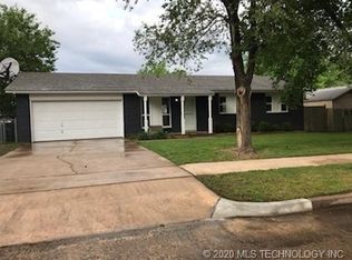 526 E Center St, Collinsville, OK 74021